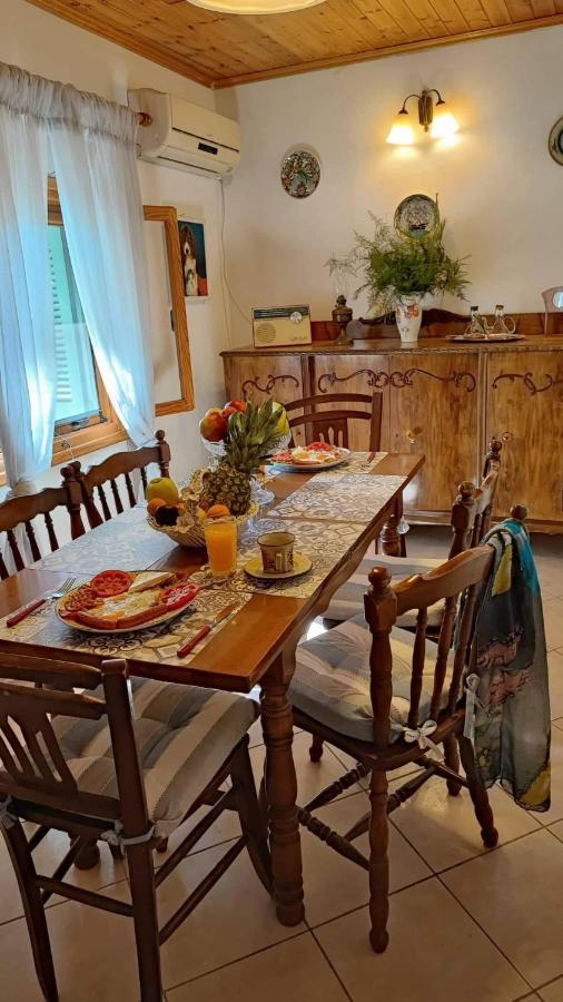 הוילה Retro Wooden House גאיוס מראה חיצוני תמונה