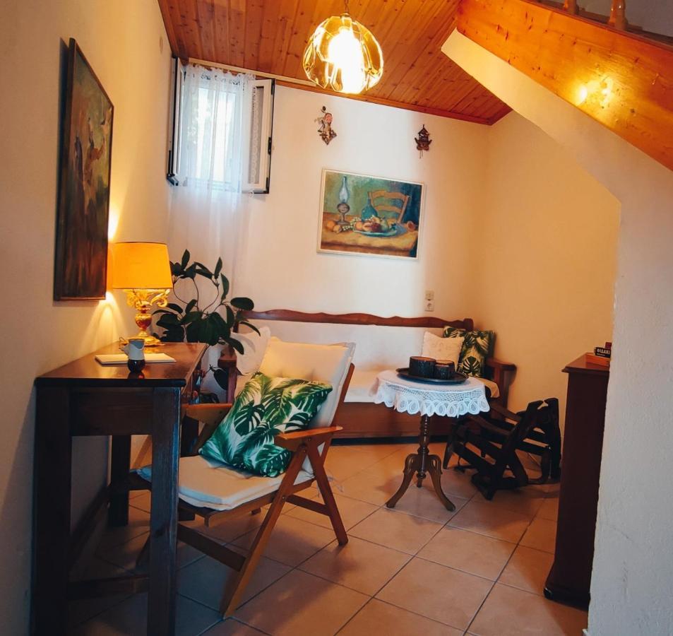 הוילה Retro Wooden House גאיוס מראה חיצוני תמונה